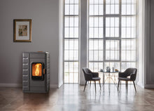 Lade das Bild in den Galerie-Viewer, Austroflamm Ruby